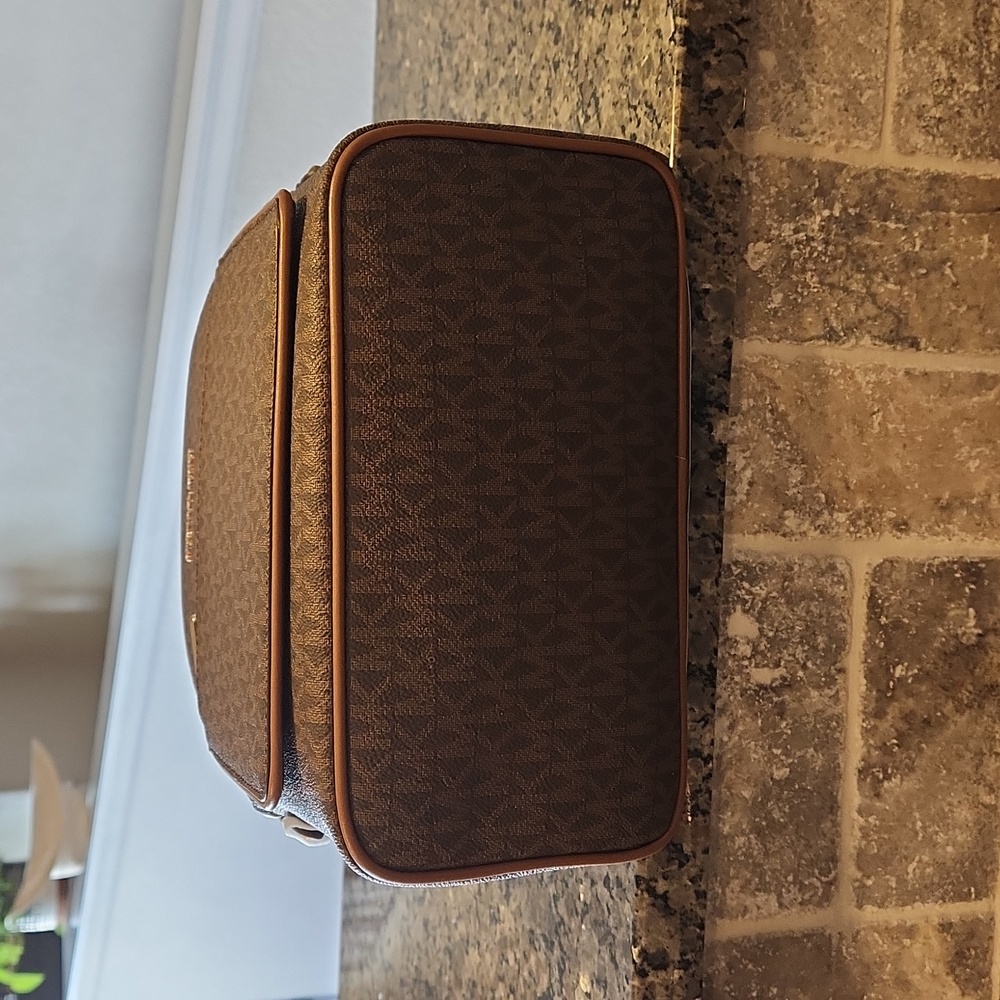 MK medium backpack - Picture 5 of 7